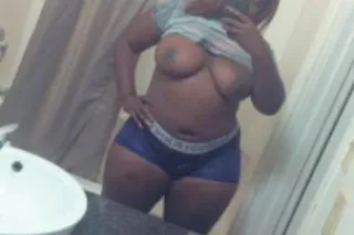 2 SEXY CHOCOLATE AVAILABLE 🍫 - Image 1